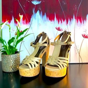 ALDO women's Ibanez cork heel sandals 8